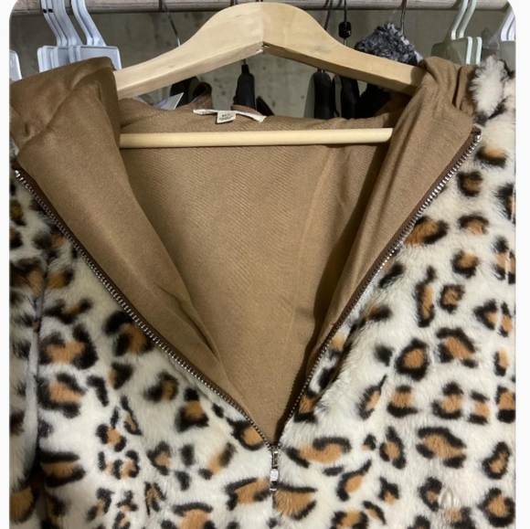 Ivory Leopard Faux Fur Hoodes Bomber Jacket - Picture 6 of 7